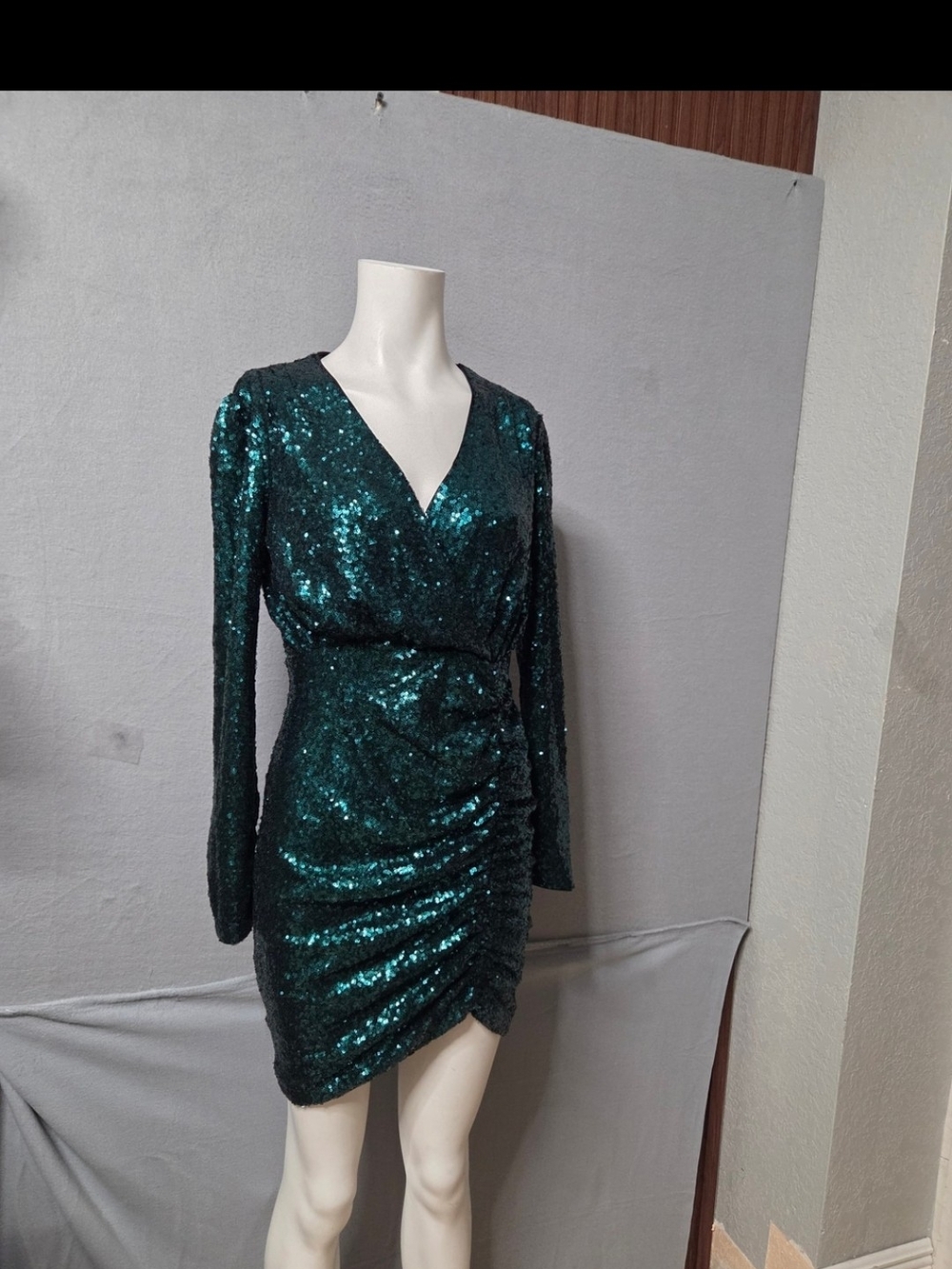 Lulu's Emerald Green Sequin Faux-Wrap Mini Dress Small Sz.